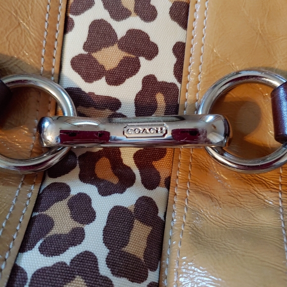 Coach Hamptons Signature Carryall Handbag F13072 - Picture 6 of 16